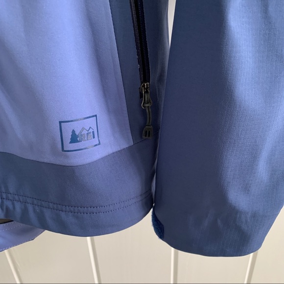 REI e1 Elements Rain Jacket Size XS - Picture 3 of 8